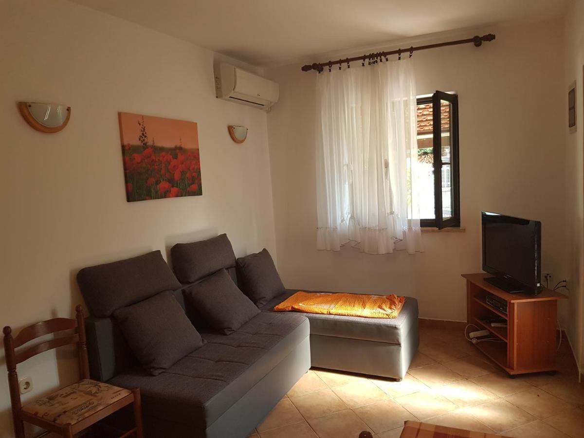 Stella Apartment *